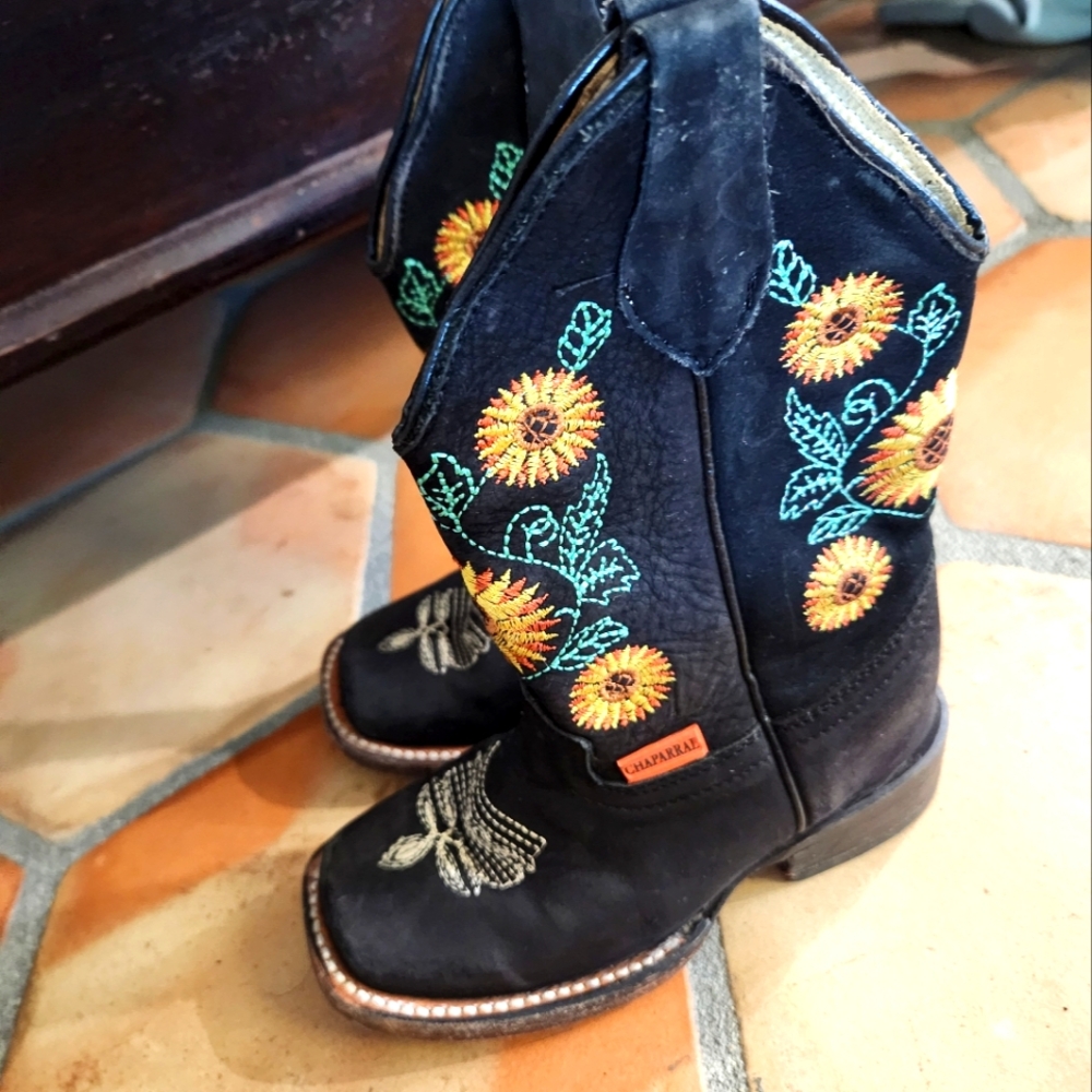 Cowgirl boots light use